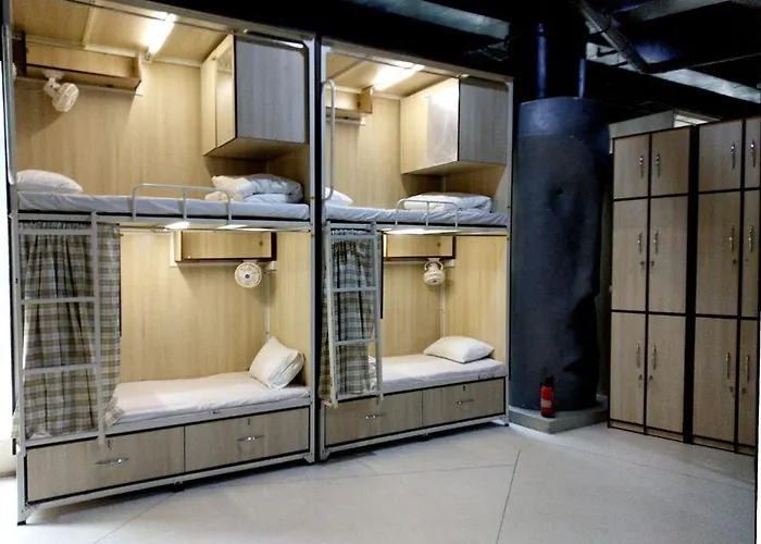 Abuzz Hostel Lower Parel Mumbai